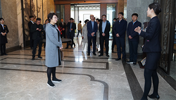 副市長王紅紅帶隊赴鄭州考察建業(yè)集團文旅項目