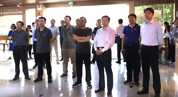 南京博物院領(lǐng)導(dǎo)專家赴白馬湖考察調(diào)研