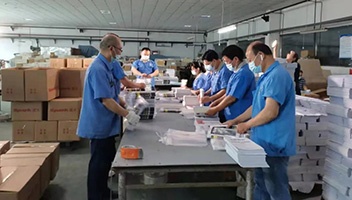 課前到書 人手一冊——新華企業(yè)順利完成2021年秋教材教輔生產任務