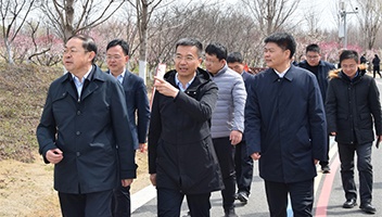 南京農(nóng)業(yè)大學(xué)校長陳發(fā)棣到白馬湖考察調(diào)研