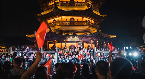 燃！快閃唱響《我和我的祖國》，國慶小長假樂游里運(yùn)河！