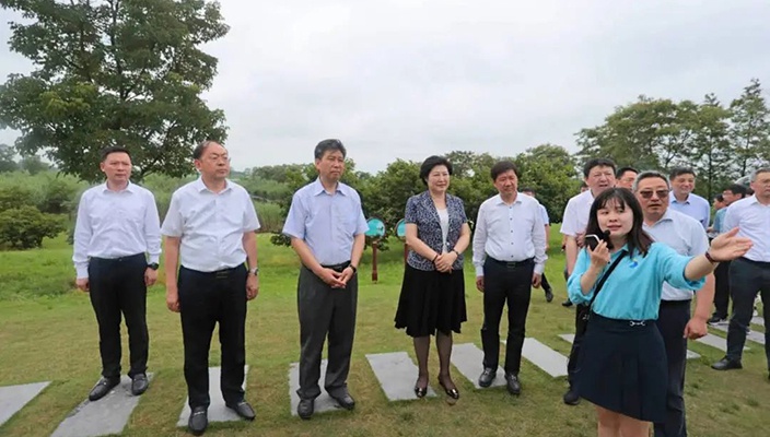 省人大常委會(huì)副主任曲福田來(lái)白馬湖檢查濕地保護(hù)工作