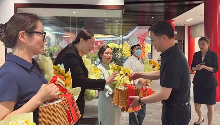 市文旅集團(tuán)開展“為夢(mèng)護(hù)航 助力奪魁”職工子女中高考關(guān)懷活動(dòng)